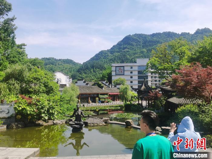齐云小镇一隅。 张强 摄 齐云小镇一隅。 张强 摄