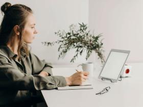 全球最大规模商业化漂浮式海上风电项目在海南开工